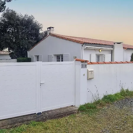 Vakantiehuis 2 Bedroom Pet Friendly In *