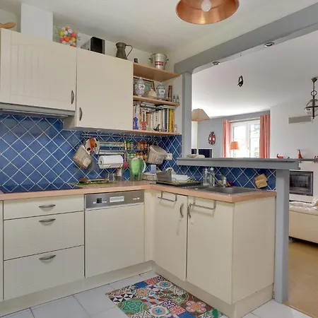 2 Bedroom Pet Friendly In
